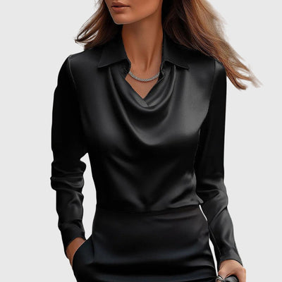 Gleura™ – Bluse mit Luxuriösem Glanz und Plissiertem Halsausschnitt