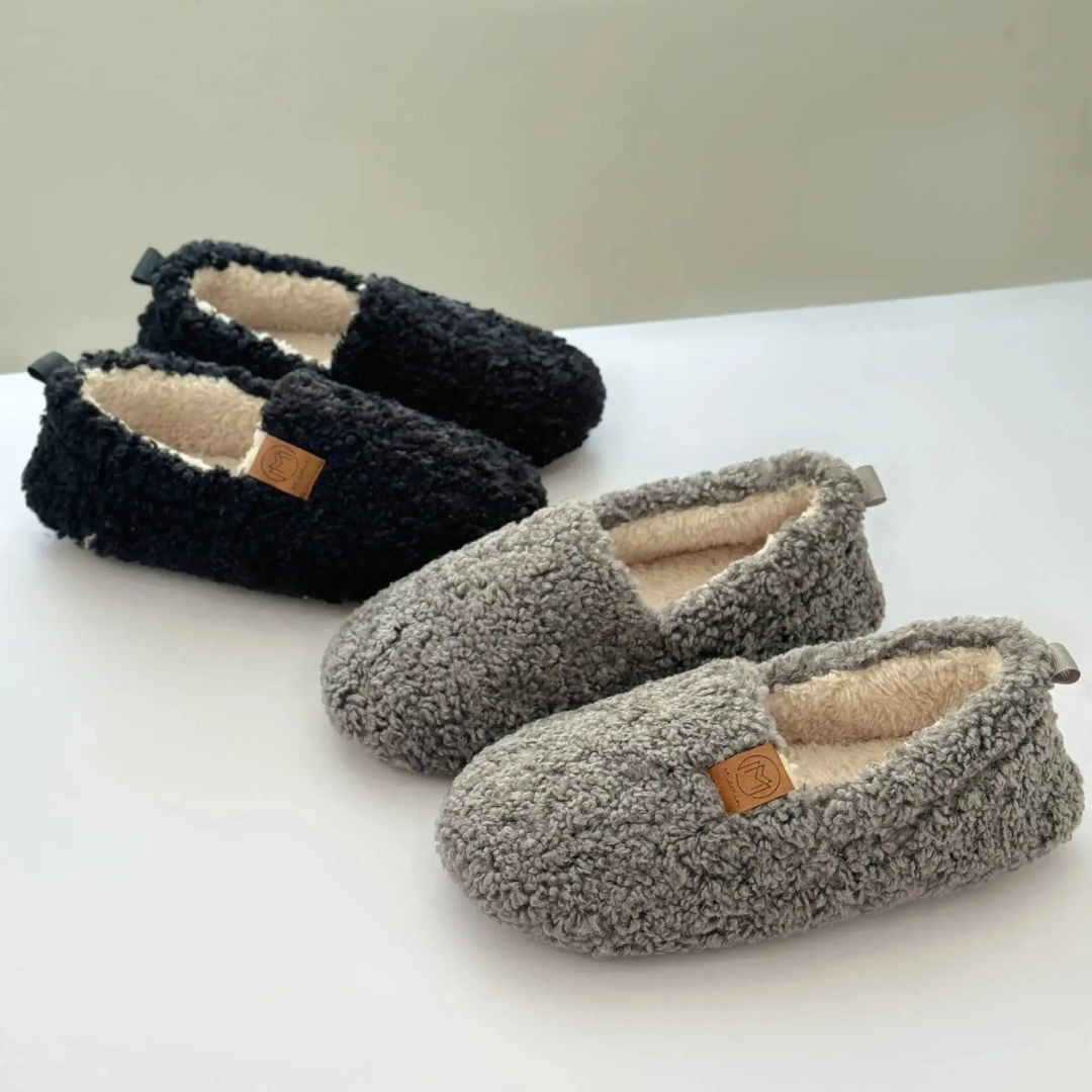 SnuggleStep™ – Warme Winterhausschuhe für den Innenbereich mit kuscheligem Memory-Schaumstoff