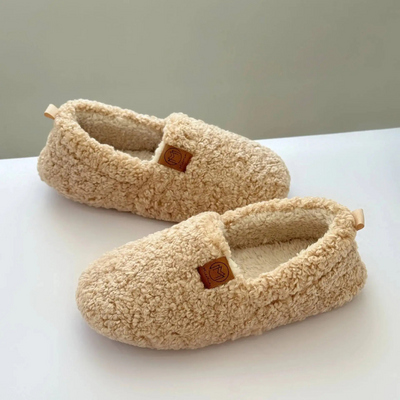SnuggleStep™ – Warme Winterhausschuhe für den Innenbereich mit kuscheligem Memory-Schaumstoff