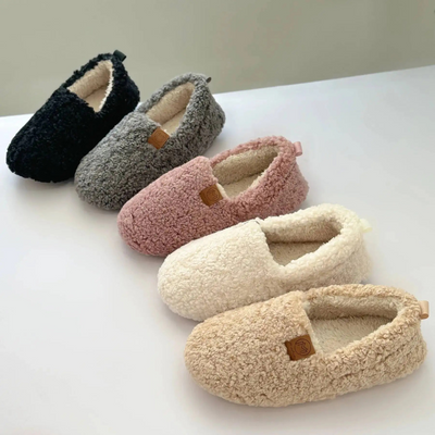 SnuggleStep™ – Warme Winterhausschuhe für den Innenbereich mit kuscheligem Memory-Schaumstoff