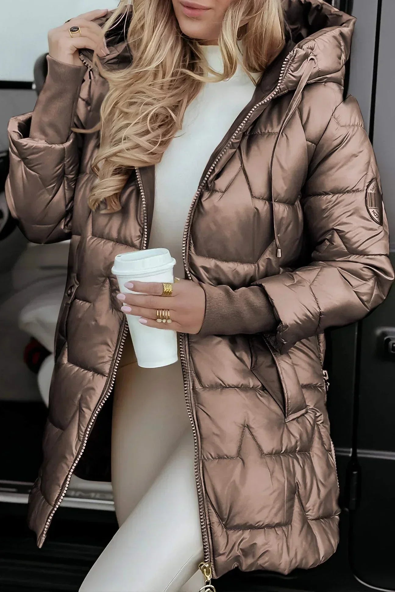 Chivelle™ - Elegante Winterjacke mit Kapuze und Futter