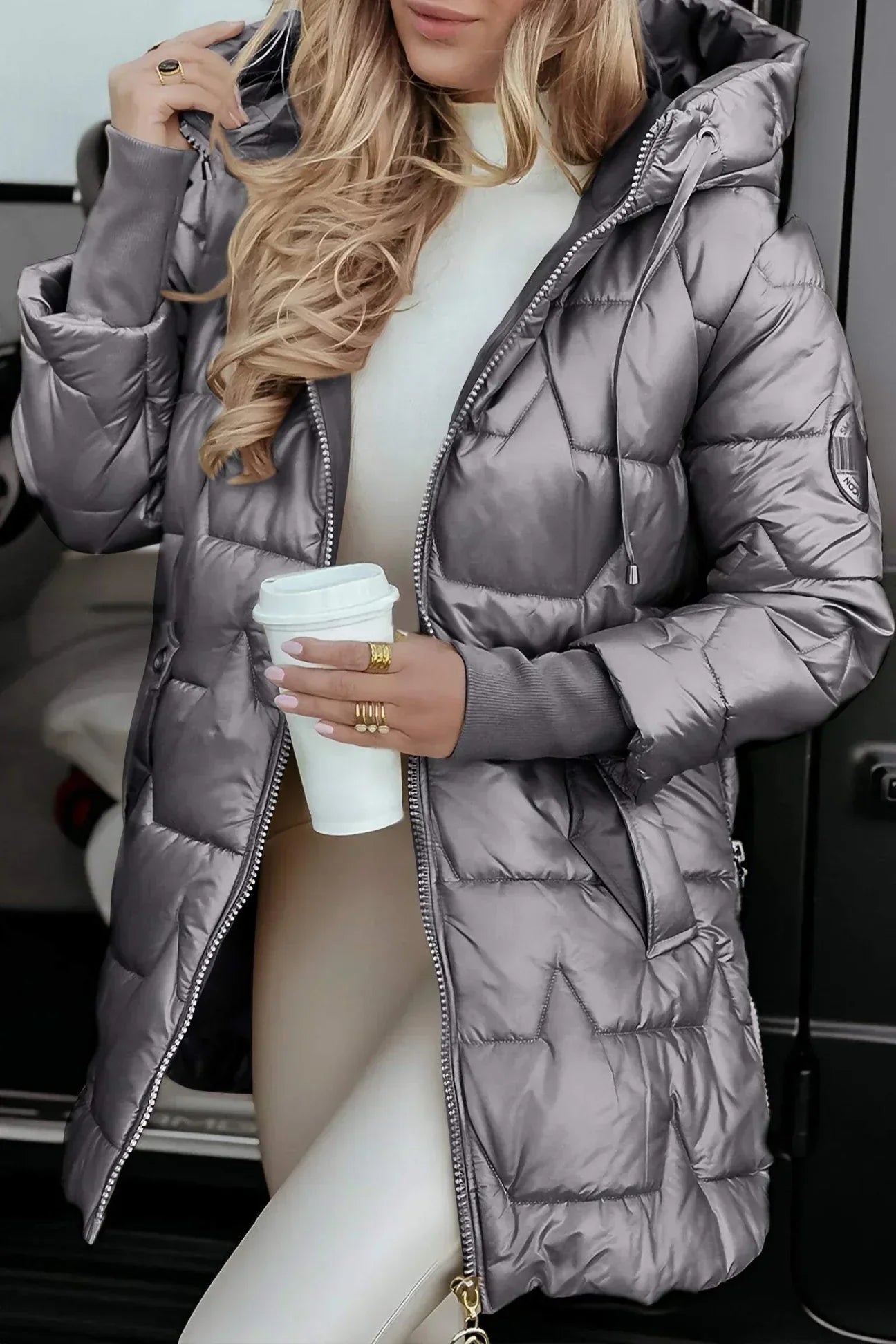 Chivelle™ - Elegante Winterjacke mit Kapuze und Futter